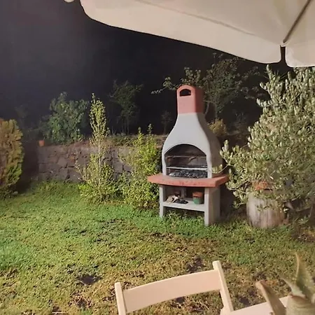 Terrazza In Collina فيلة تريكاستانيي