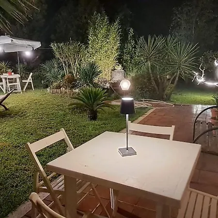 Terrazza In Collina * تريكاستانيي